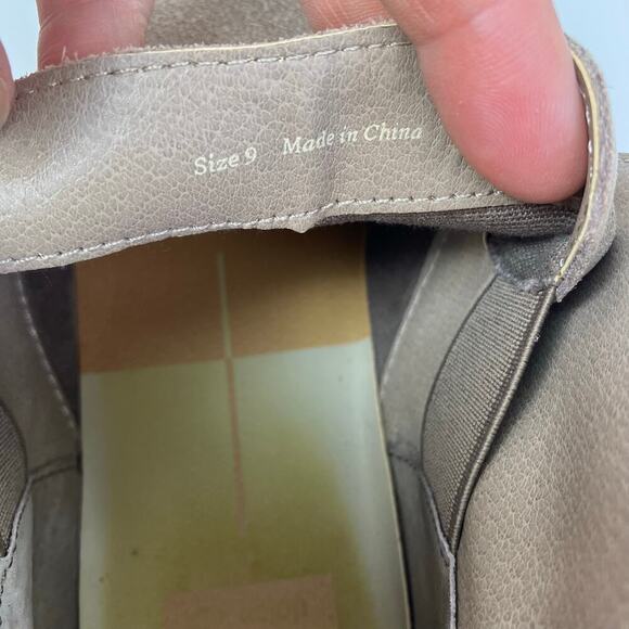 Dolce Vita Sz 9 Findley Ankle Booties Pull-on Suede Chukka Boots Style Comfort - Picture 13 of 16